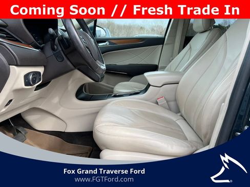 Used 2019 Lincoln MKC Select w/ Select Plus Package image 3