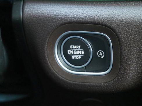 Used 2021 Mercedes-Benz GLS 450 4MATIC image 26