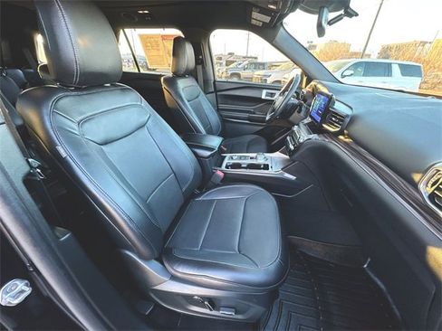 Used 2020 Ford Explorer Limited image 29