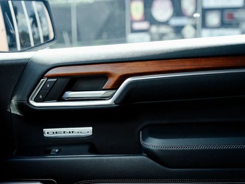 Used 2022 GMC Sierra 1500 Denali image 31