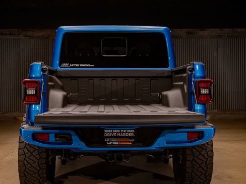Used 2022 Jeep Gladiator Overland image 9
