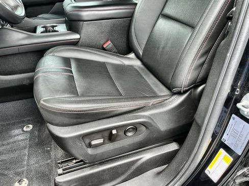Used 2022 Chevrolet Tahoe RST w/ Luxury Package AWD/4WD image 20