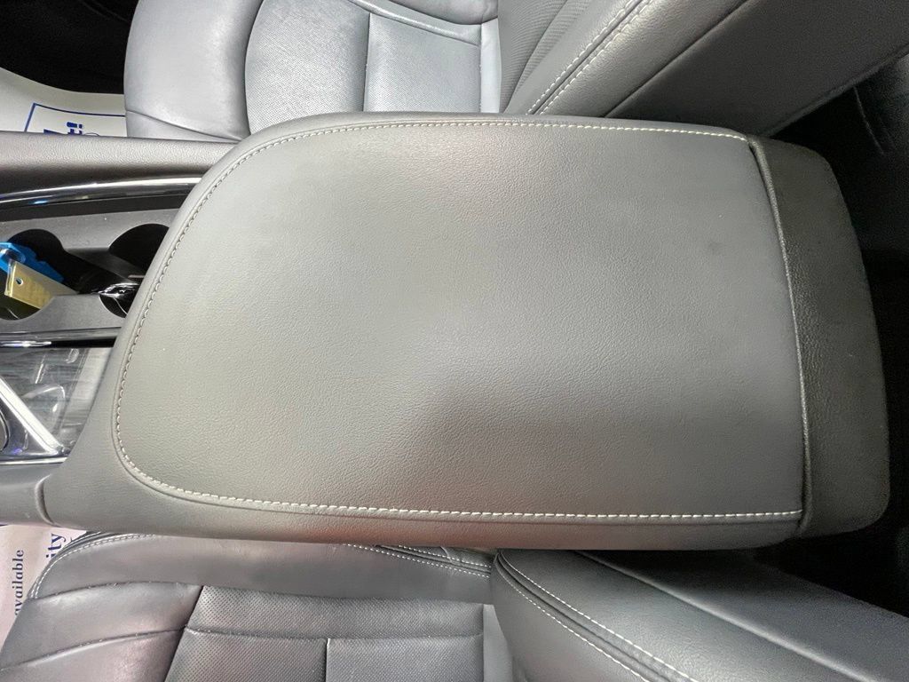 Used 2021 Buick Enclave Premium w/ Sun and Sites Package AWD/4WD image 23