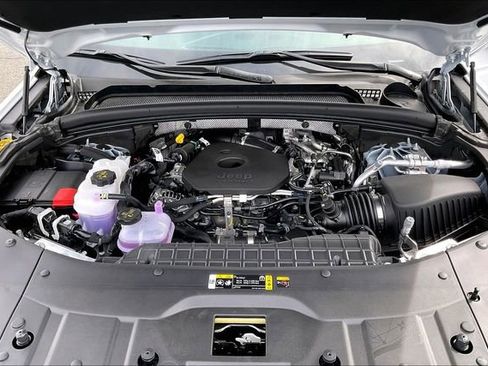 New 2026 Jeep Grand Cherokee L Limited w/ Luxury Tech Group II image 9