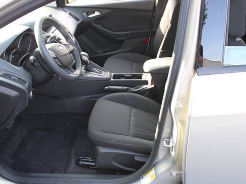 Used 2015 Ford Focus SE FWD image 7