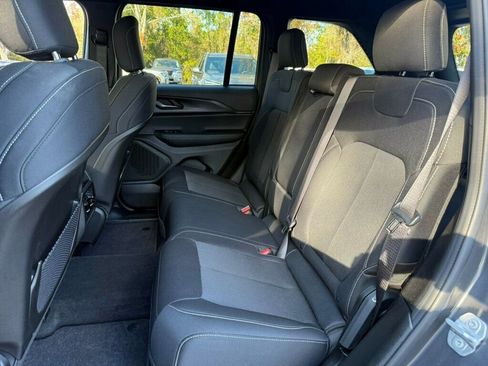 Used 2025 Jeep Grand Cherokee Laredo X w/ Trailer Tow Package image 8