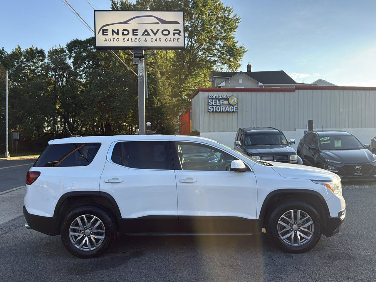Used 2018 GMC Acadia SLE AWD/4WD image 5