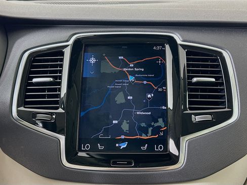 Used 2022 Volvo XC90 T6 Momentum w/ Advanced Package AWD/4WD image 22
