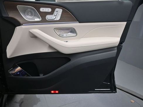 New 2026 Mercedes-Benz GLS 450 4MATIC image 33