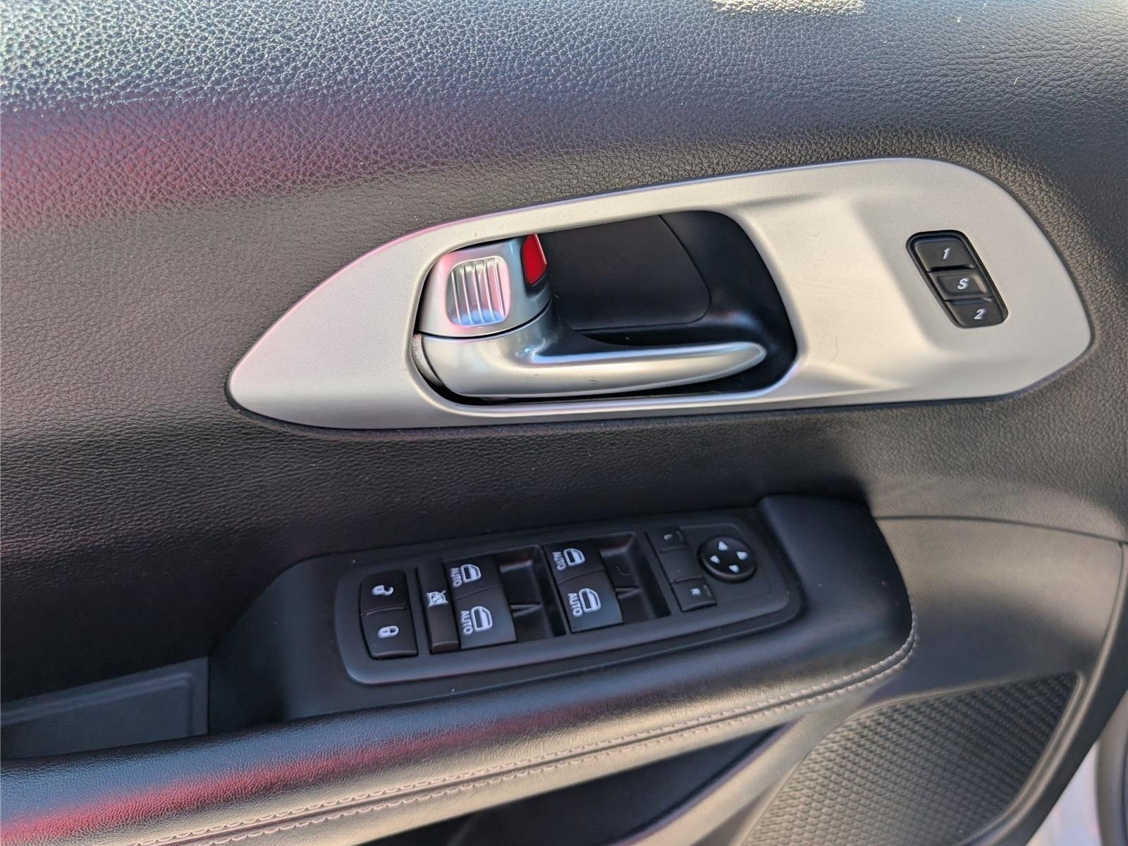 Used 2020 Chrysler Pacifica Touring-L Plus FWD image 20