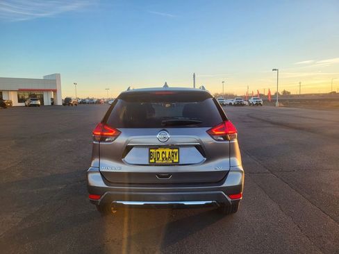 Used 2017 Nissan Rogue SV image 15