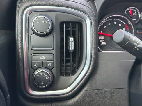 Used 2021 Chevrolet Silverado 1500 LT RWD image 39