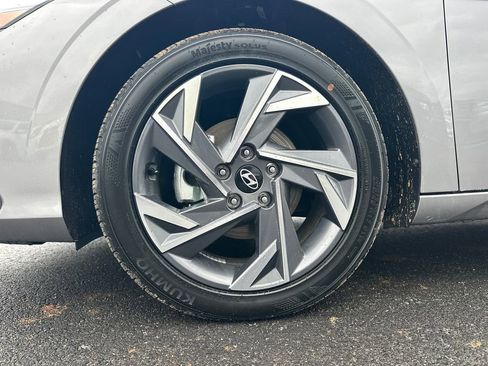 New 2025 Hyundai Elantra Sport image 11