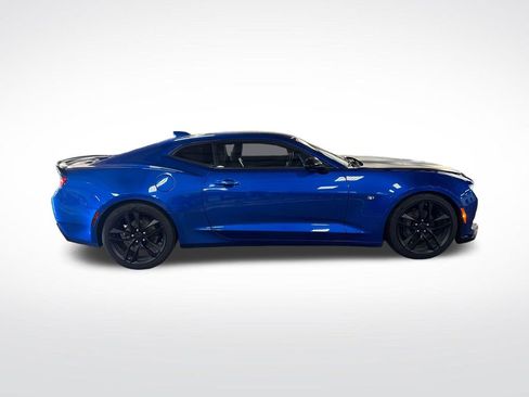 Used 2018 Chevrolet Camaro LT RWD image 7