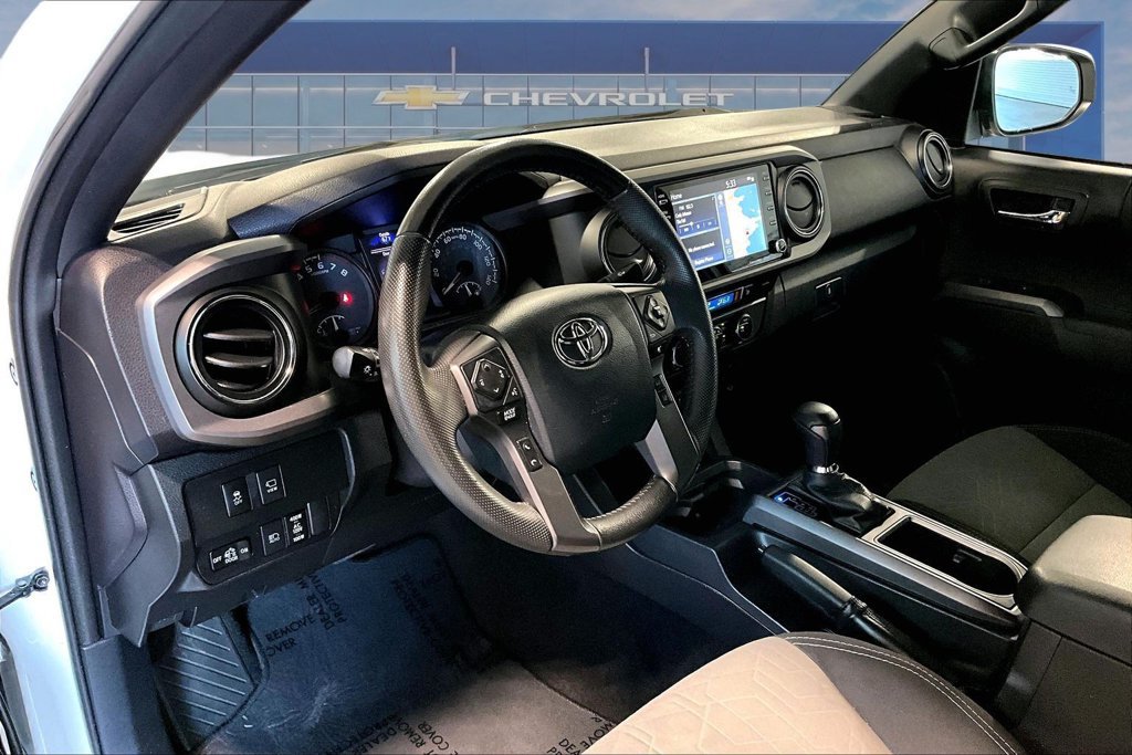 Used 2020 Toyota Tacoma TRD Sport w/ Advanced Technology Package AWD/4WD image 4