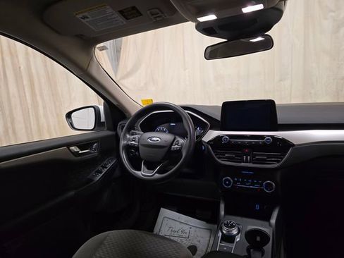Used 2020 Ford Escape SE image 31