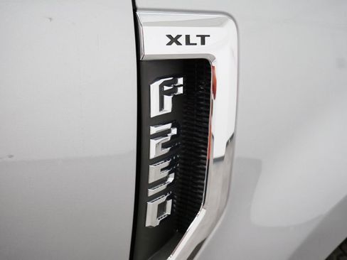 Used 2020 Ford F250 XLT image 11