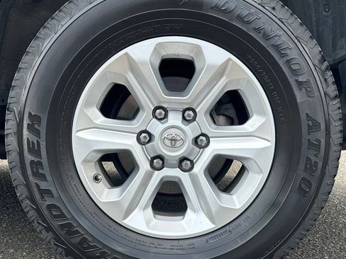 Certified 2024 Toyota 4Runner SR5 Premium w/ Moonroof Package AWD/4WD image 28