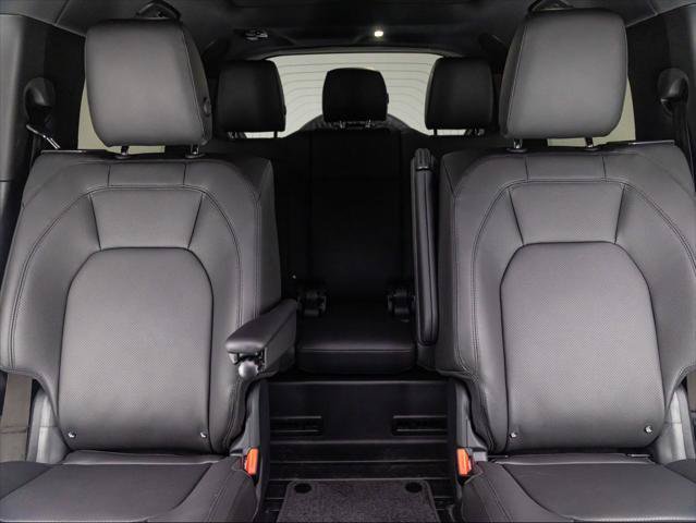 New 2026 Land Rover Defender 130 X-Dynamic SE AWD/4WD image 18