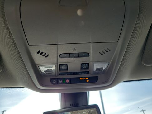 Used 2019 Buick Enclave Avenir w/ Avenir Technology Package image 28