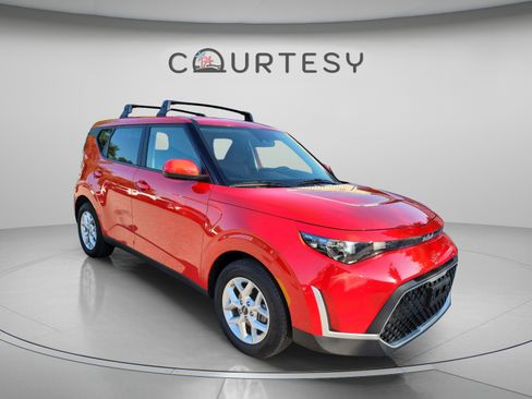 Certified 2023 Kia Soul LX w/ Option Group 015 FWD image 5
