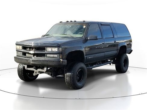 Used 1997 Chevrolet Suburban 4WD w/ Preferred Equipment Group 2 image 2