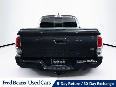 Used 2021 Toyota Tacoma TRD Sport w/ Technology Package image 8