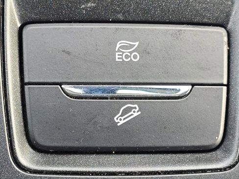 Used 2020 Ford Fusion SE image 29