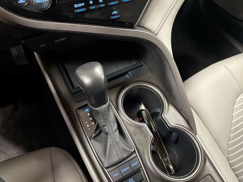 Used 2022 Toyota Camry SE image 34