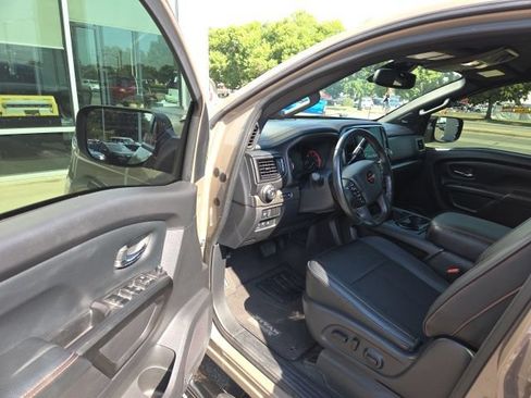 Used 2021 Nissan Titan PRO-4X w/ Pro-4x Utility Package AWD/4WD image 6