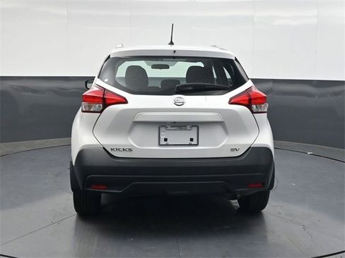 Used 2019 Nissan Kicks SV image 5