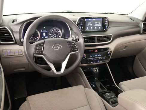 Used 2019 Hyundai Tucson Sport FWD image 2
