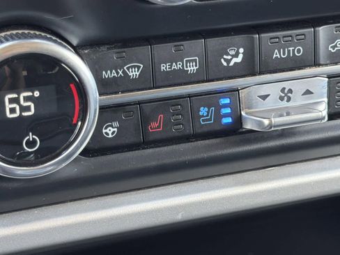 Used 2024 Ford Expedition Max XLT image 21