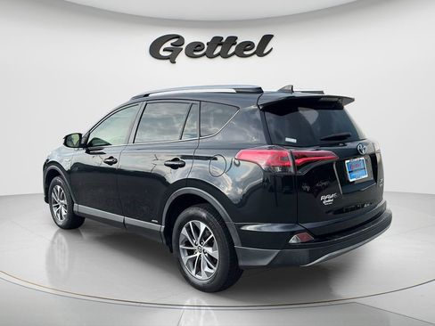 Used 2017 Toyota RAV4 XLE AWD/4WD image 7