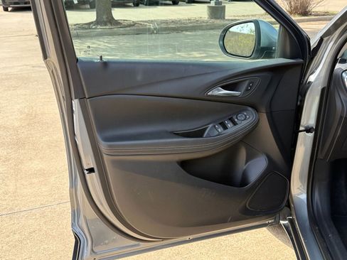 Used 2025 Buick Encore GX Preferred FWD image 18