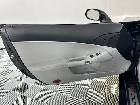 Used 2013 Chevrolet Corvette Convertible image 15