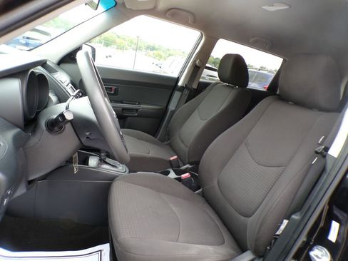 Used 2013 Kia Soul FWD image 12