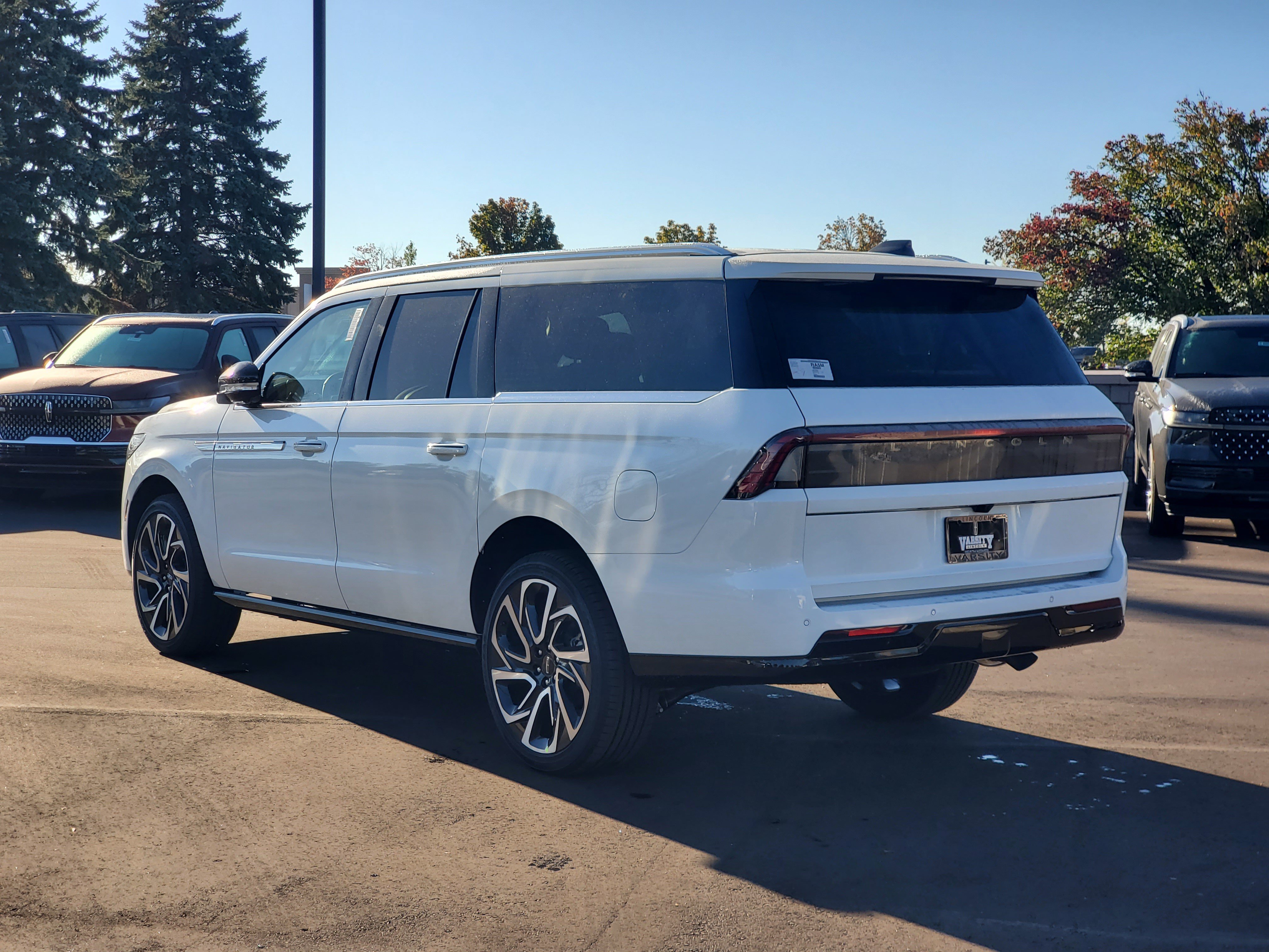 New 2027 Lincoln Navigator L Reserve AWD/4WD image 6