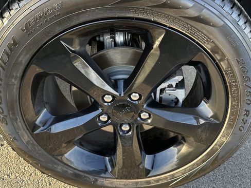 Used 2025 Jeep Grand Cherokee Limited w/ Luxury Tech Group II image 33