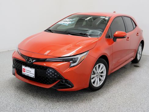 Certified 2025 Toyota Corolla SE FWD image 2