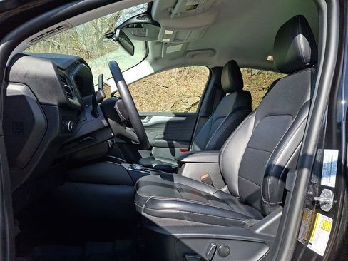 Used 2025 Ford Escape Platinum w/ Class II Trailer Tow Package AWD/4WD image 13