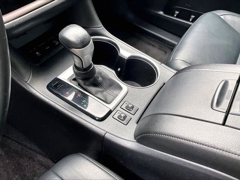 Used 2015 Toyota Highlander XLE image 16