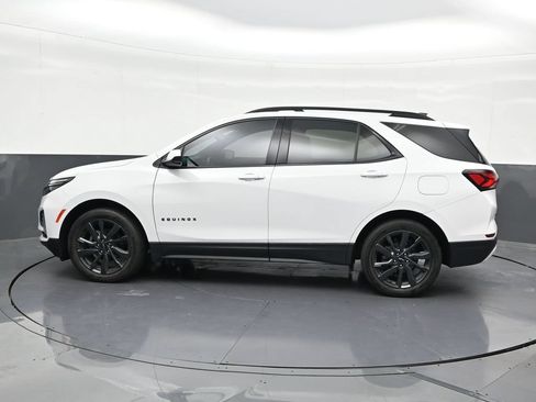 Used 2023 Chevrolet Equinox RS FWD image 2