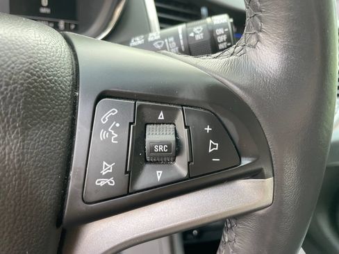Certified 2022 Chevrolet Trax LT w/ LT Convenience Package AWD/4WD image 33
