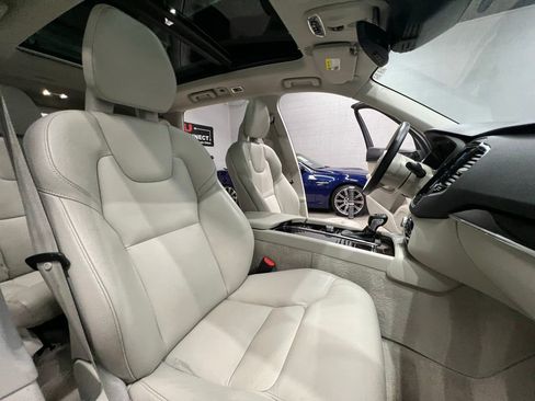 Used 2016 Volvo XC90 T6 Momentum AWD/4WD image 28