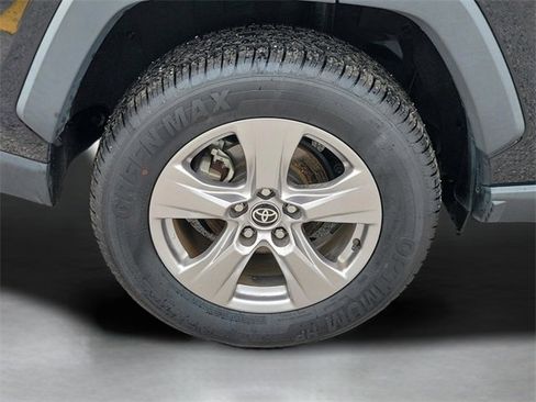 Used 2022 Toyota RAV4 XLE w/ Convenience Package image 32