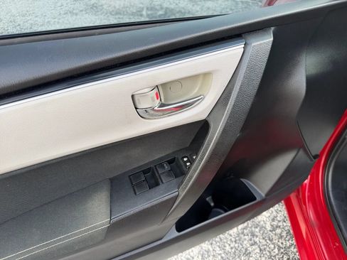 Used 2017 Toyota Corolla LE FWD image 11