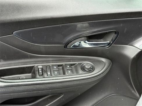 Used 2022 Buick Encore Preferred image 16