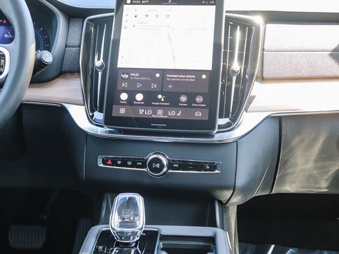 Used 2025 Volvo XC90 B6 Plus w/ Protection Package Premier AWD/4WD image 15