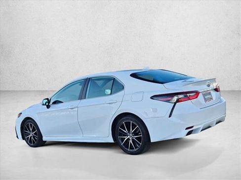 Used 2024 Toyota Camry SE image 8